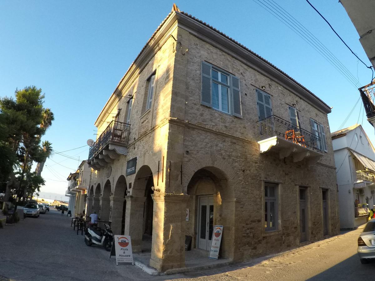Xenias Rooms Apartments Koróni Zewnętrze zdjęcie
